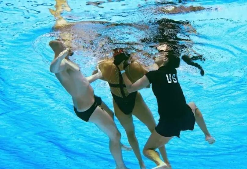 VIDEO Dramatični prizori sa Svjetskog prvenstva – Trenerica spašavala onesviještenu plivačicu s dna bazena