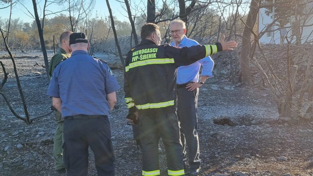 Bolje stanje na požarištu, stigao Božinović, otvorena magistrala od šibenskog mosta do Vodica