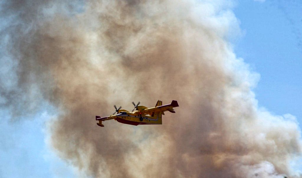 Zaustavljen veliki požar na otoku Viru, ali vatrogascima predstoji teška večer