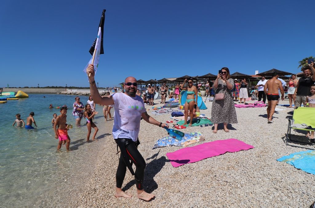 RIBAFISH NA VIRU: “Kad nakon plivanja dođem na kopno i dočeka me sto klinaca, baterija mi se malo napuni”