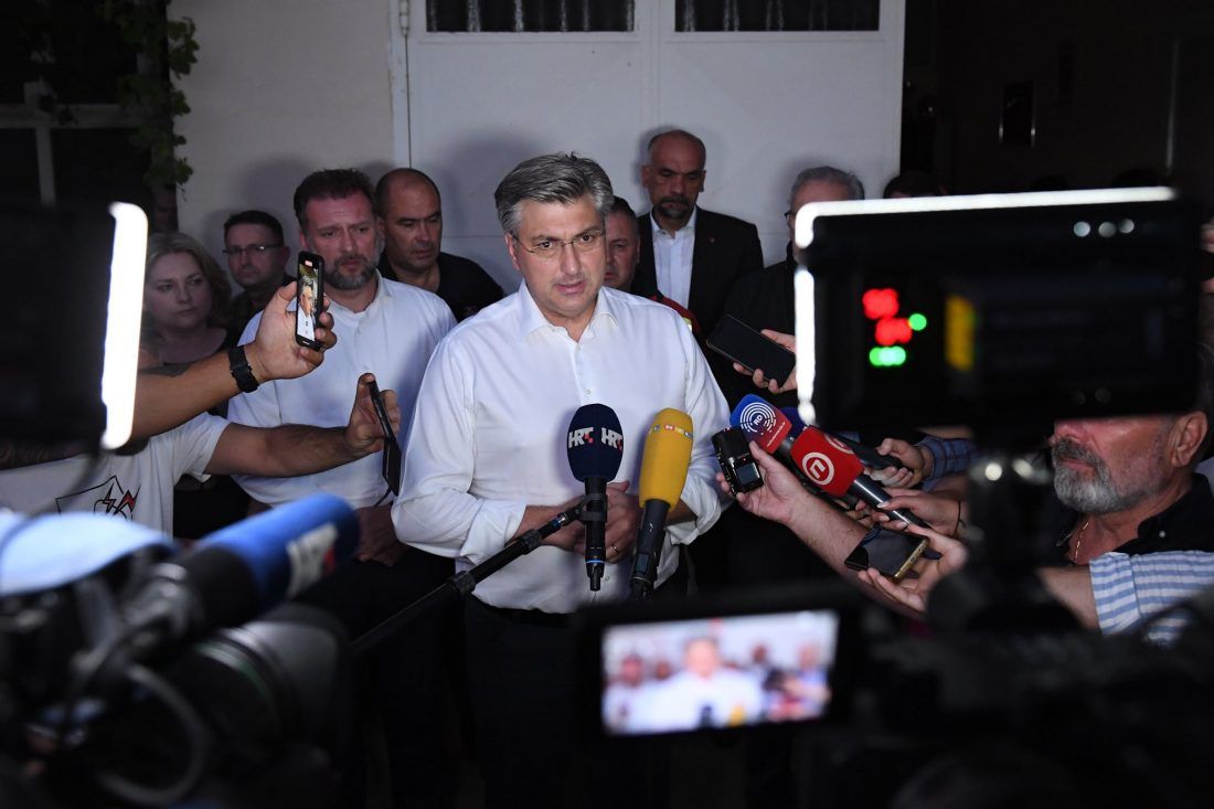 Plenković na sjednici Vlade obećao: “Pripremit ćemo podršku opožarenim područjima kod Šibenika”