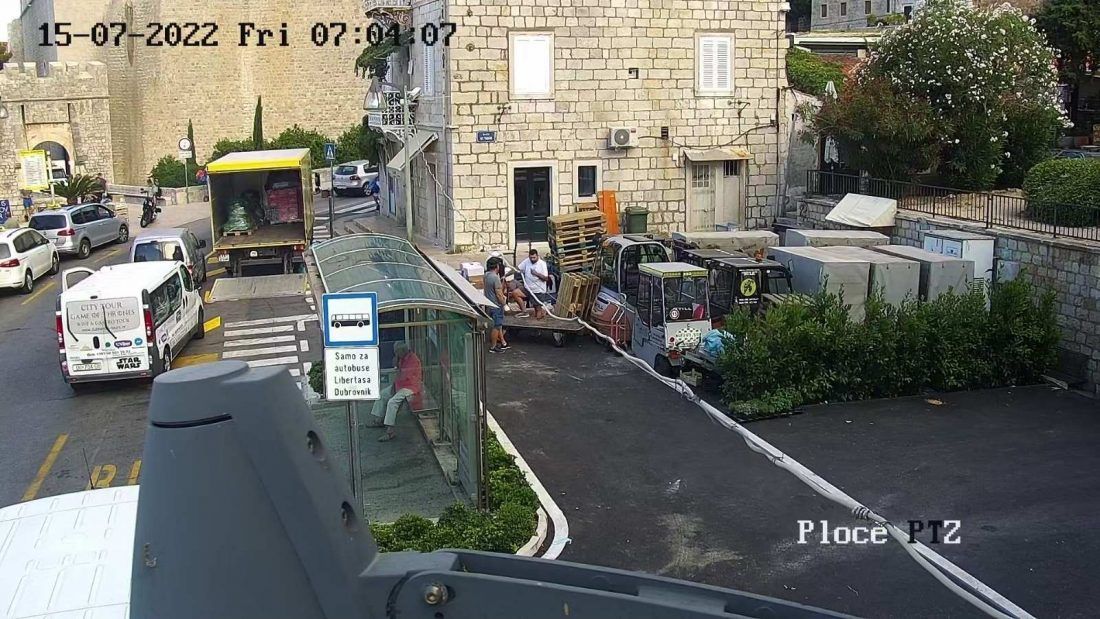 FOTO Iskrcao robu na autobusnoj stanici pa zaradio 12 tisuća kuna kazne