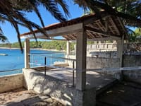 Krenulo rušenje 37 bespravna objekta na Paklinskim otocima. Ilegalni graditelji: "Nitko nam ništa nije javio, saznali smo s televizije"