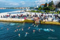 ZADAR Deseto novogodišnje zimsko kupanje na Morskim orguljama