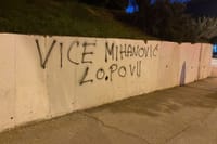 U Splitu osvanuli uvredljivi grafiti namijenjeni ravnatelju Lučke uprave Split