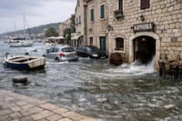 Tomislav Pavleka: "Dok raspravljamo o pjevačima, jugo nam ulazi u kuće"