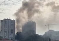 POŽAR U PULI Zapalila se drvenarija i otpad, pa izgorio i automobil