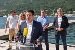 Butković brani novi zakon: "Nema govora o mogućnostima zloporabe pomorskog dobra!"