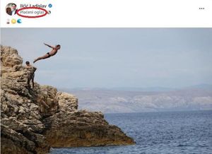 Hrvatski europarlamentarac platio oglas da gledamo kako skače u more!