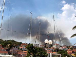 Gori šuma iznad Sali na Dugom otoku: "Nakon udara groma počeo širiti prema Telašćici"