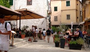 Turisti vole Šibenik - Gradska jezgra, tvrđave i okruženje starog grada, manifestacije i gastronomija, važniji su im od sunca i mora