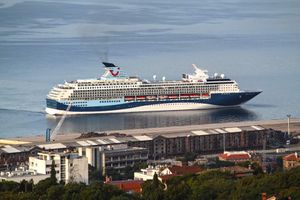 U riječku luku jutros uplovila dva kruzera s 4000 putnika!