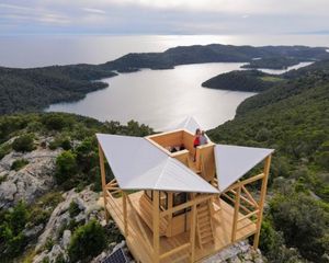 OTOČKO PLANINARENJE Na vrhovima Montokuc i Veliki Planjak postavljene upisne knjige