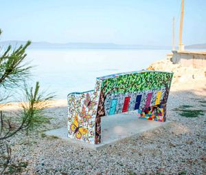 Kapetanova klupa zaokružila ciklus unikatnih mozaik-klupa u Ugljanu