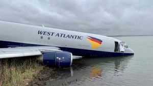 SRETNO SLIJETANJE Teretni zrakoplov umalo postao hidroavion