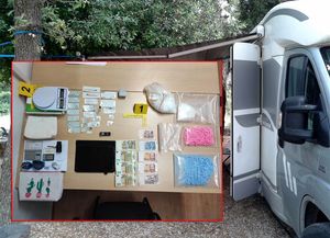 Dvojici stranaca policija u kamp kućici u Jezerima pronašla velike količine droge!