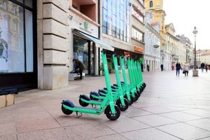 Na riječkom Korzu traje Dan sigurne vožnje romobilima