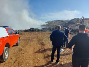 Od utorka gori otpad na zadarskom odlagalištu -Rezultati prvih mjerenja kakvoće zraka su uredni