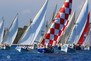 MURTER Velikom regatom završavaju 25. Dani latinskog idra