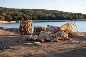 Sud u Puli kaznio tvrtku Mon Perin zbog nezakonite gradnje u zaštićenom području istarskog priobalja