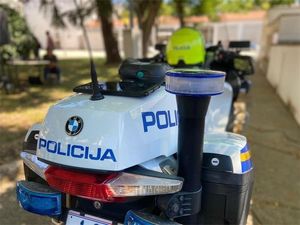 Uhvaćena recidivistica koja se po Pagu vozila bez dokumenata i registracije