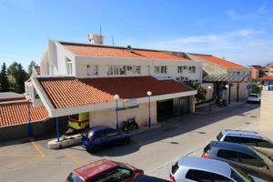 Dom zdravlja u Makarskoj tone - "Ako ima bilo koja zainteresirana osoba neka se javi i sutra će biti zaposlena!"