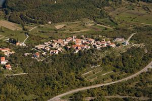 Migranti se iskrcavaju u Buzetu na putu prema Sloveniji - Građani u strahu