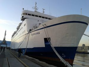 Crnogorci zainteresirani za kupnju Jadrolinijinog broda Dubrovnik