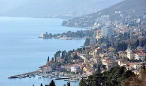 Proračun Opatije u plusu od čak 35,2 milijuna kuna! Gradit će bazen, vatrogasni dom, projektirati luku...