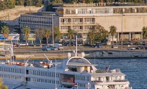 Zgrada na pomorskom dobru, proglašena kulturnim dobrom, a postala ruglo Splita