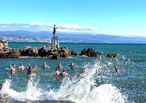 Opatijski kukali otvorili zimsku sezonu kupanja