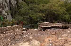 Velika šteta od poplava u NP Paklenica - centar za posjetitelje Podzemni grad zatvoren, oštećene i vodovodne cijevi