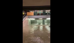 FOTO/VIDEO Obilne kiše izazvale poplave u Lisabonu, najmanje jedna osoba poginula