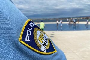 Vrijeđao i omalovažavao policijskog službenika pa zadržan u zatvoru u Zadru