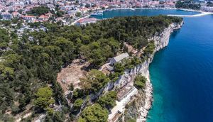 Sporazum Grada Makarske sa Sveučilištem u Zadru ubrzat će popis pokretnih arheoloških nalaza na Sv. Petru