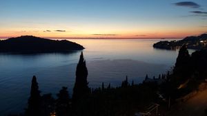 Velika mrlja na moru ispred Dubrovnika