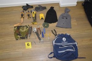 FOTO Zadarska policija večeras uhitila lopove koji su opljačkali gomilu trgovina