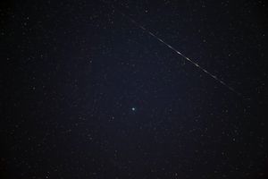 Komet godine najbliži Zemlji 1. veljače