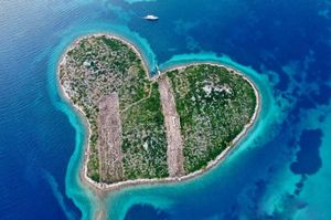 PRODAJE SE OTOK LJUBAVI Cijena je 10 milijuna eura, a vlasnici obećaju mogućnost gradnje za elitni turizam!