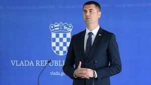 Filipović: "Trgovački lanci pokušavaju prevariti građane, to im neće proći!"