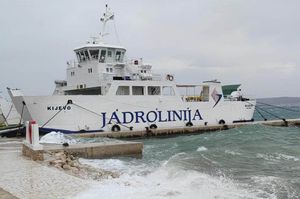 Danas jako jugo i obilna kiša - Ne plove brojne linije prema otocima