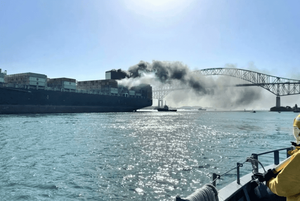 VIDEO: Požar na kontejnerskom brodu obustavio promet Panamskim kanalom