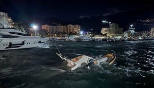 Balkan zameten snježnim olujama - Snažni vjetar u Budvi potopio turistički brod i poremetio promet uz obalu