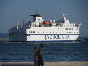 IZNENADNA PROMJENA Zbog hitnog slučaja trajekt Vis - Split isplovio sat ranije