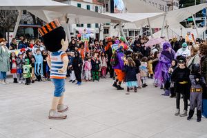 FOTO "Šibenska maslina i smilje - U maškarama nema zbilje!"