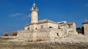 FOTO Obnavlja se svjetionik na Unijama, kojeg je posada napustila prije 40 godina!