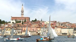 Nesvakidašnja regata barki na jedra - Gotovo zaboravljenu pomorsku tradiciju i dalje baštine stanovnici Rovinja