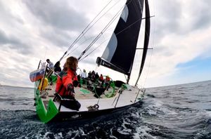 Dvanaest žena i jugo u jedrima -Cilj 2. pulska full moon regata