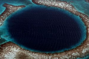 VIDEO Uznemirujuća otkrića na dnu 'Velike plave rupe'