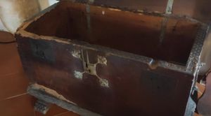 Obiteljska škrinja s tri ključa